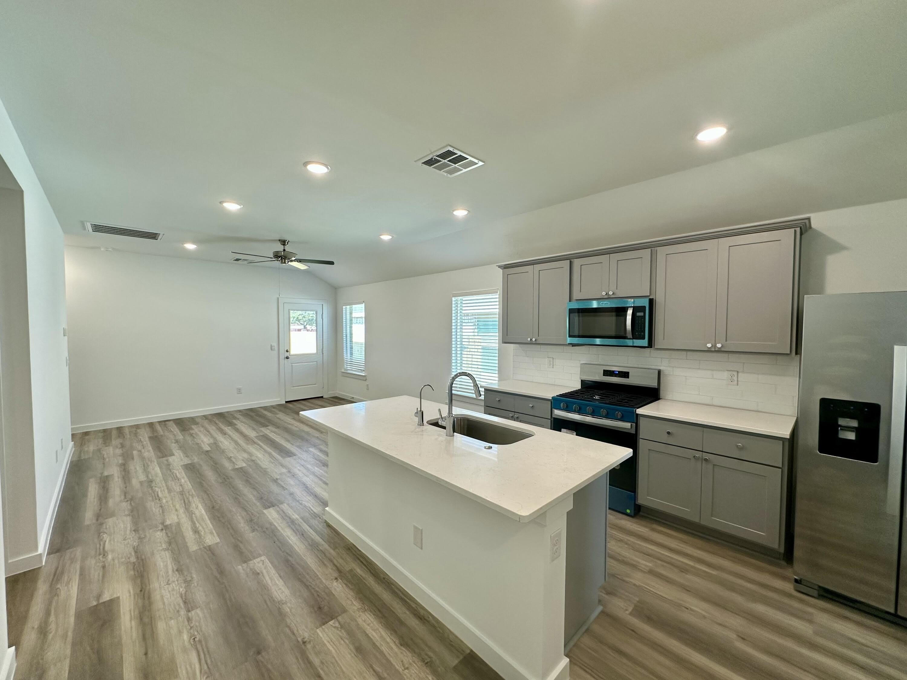 614 E 14th Street – photo 2