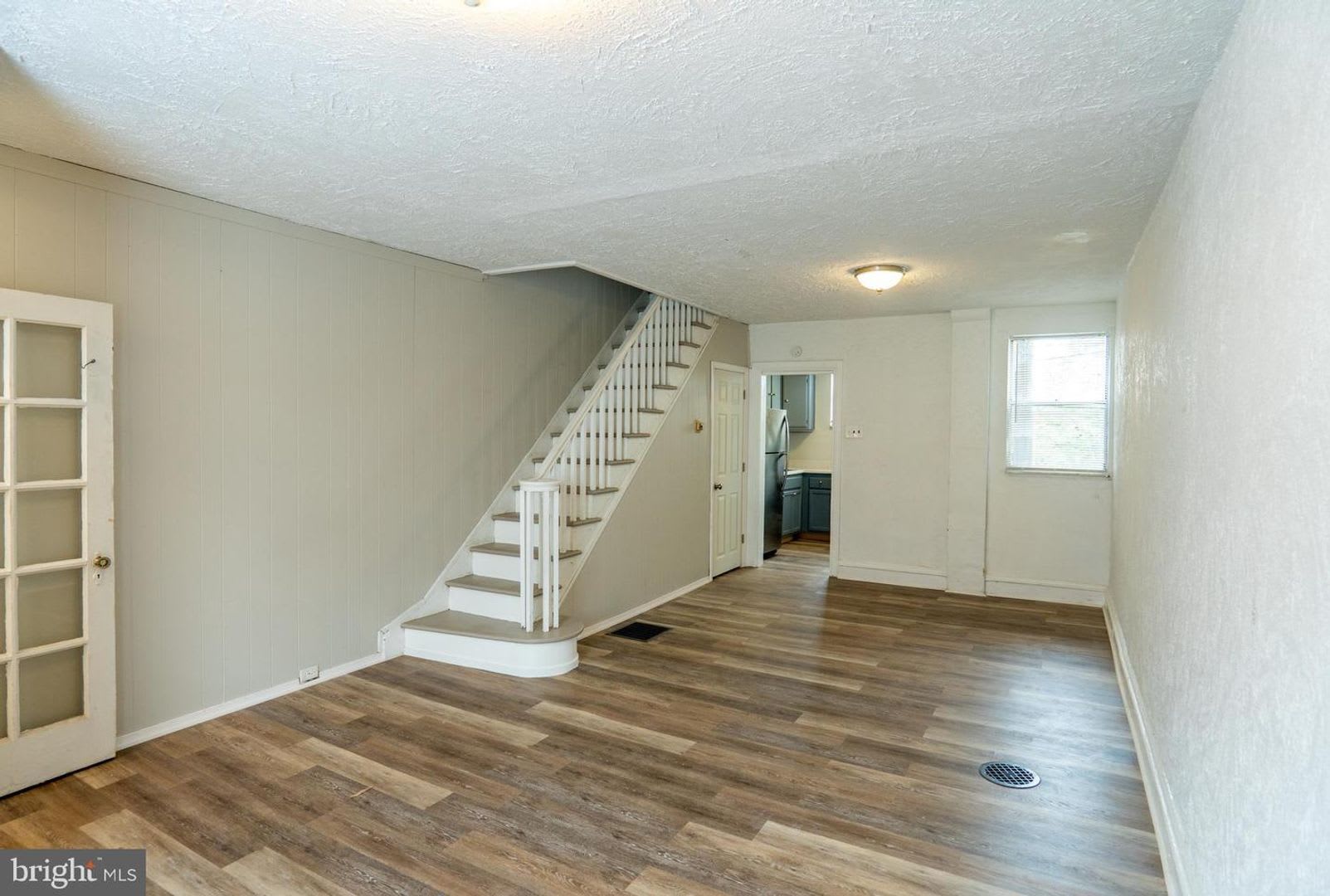 Newbold Two Bedroom Ready for Octocber 1st – photo 3