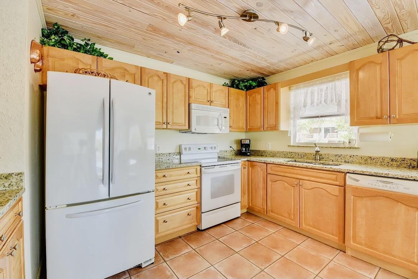 1540 Lantana Lane – photo 4