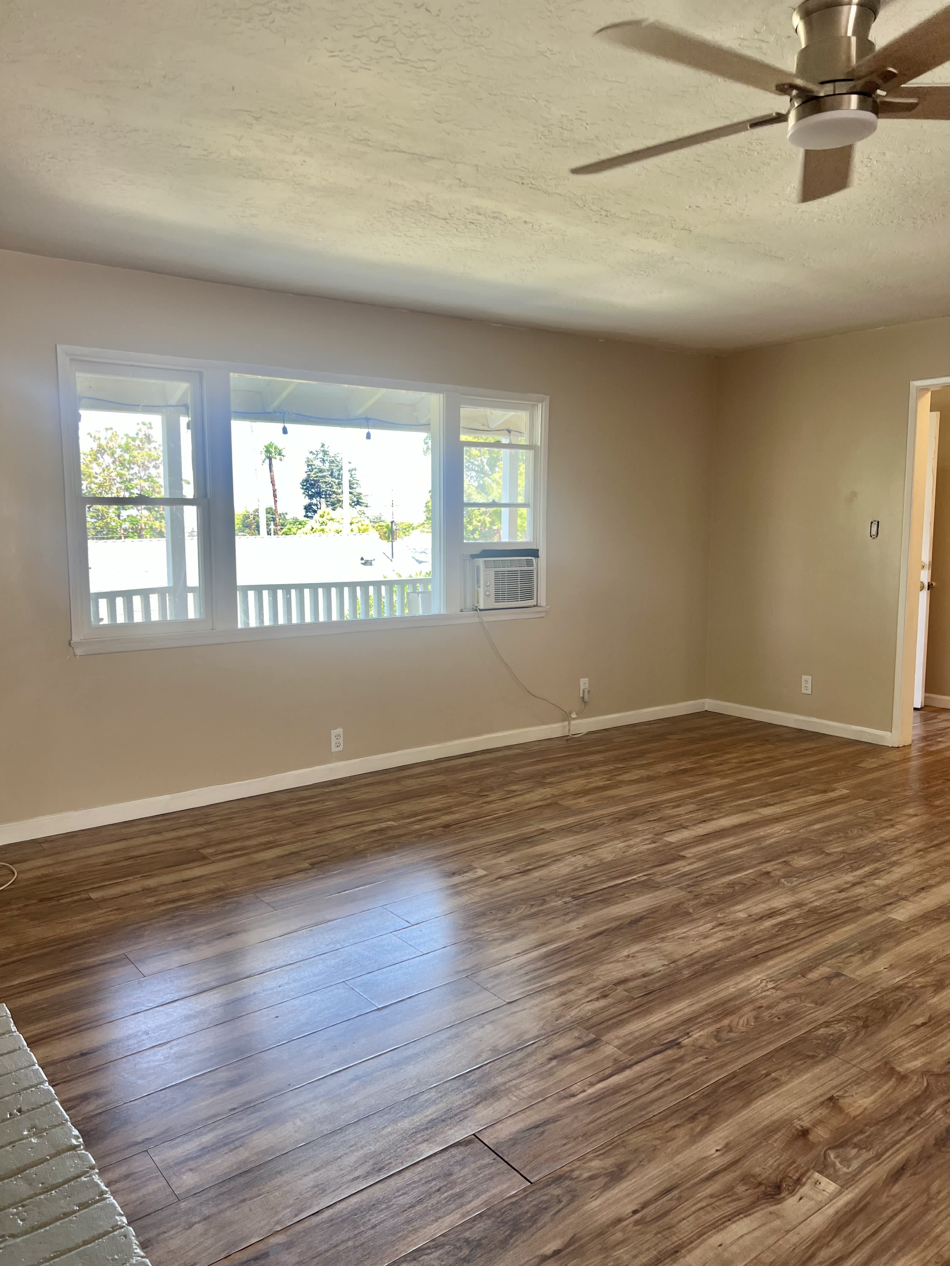 5818 Pickering Ave – photo 1