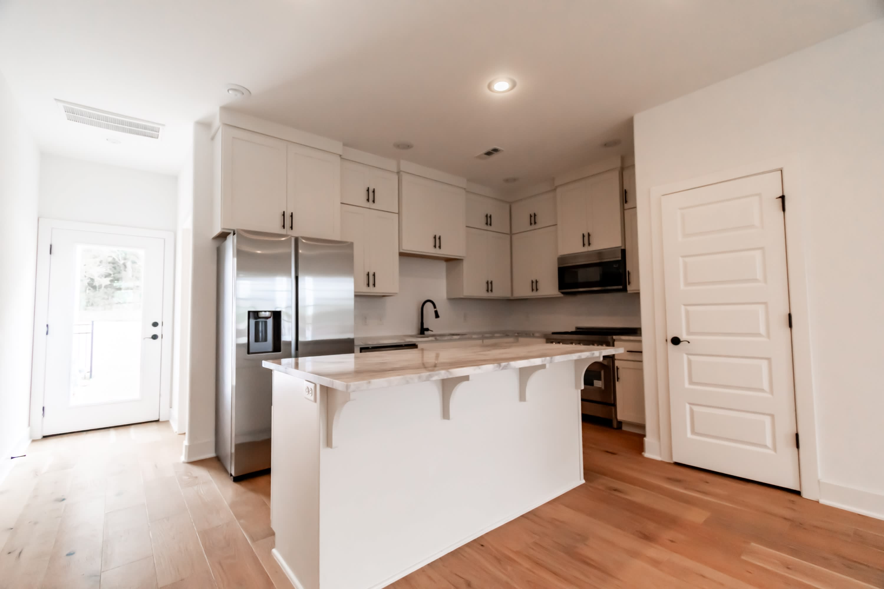 1420 East Huntsville Road – photo 5