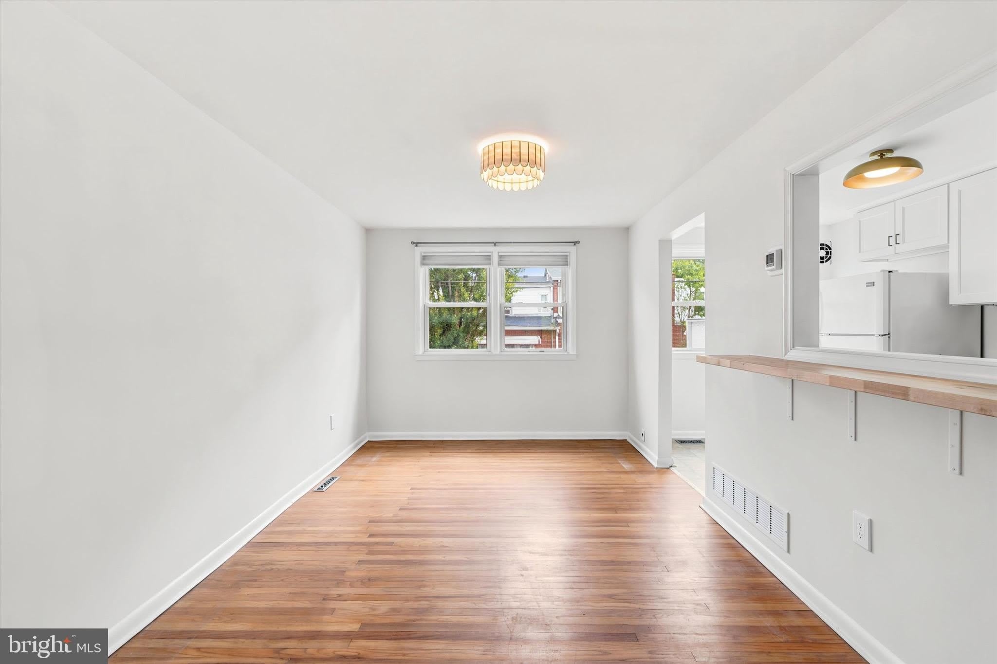 889 OXFORD Avenue – photo 5