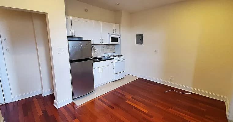 578 Pacific St # 4F – photo 2