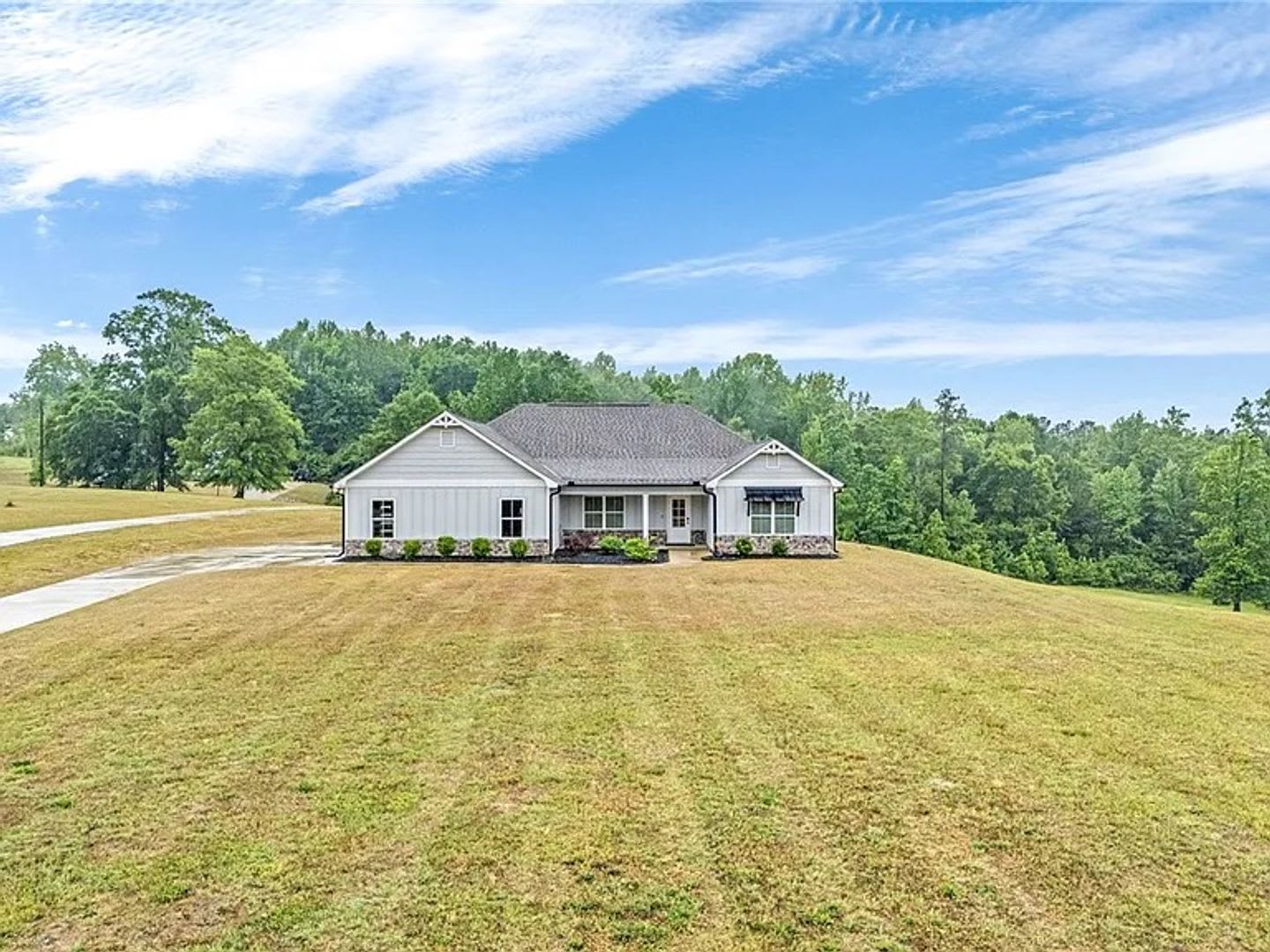 Country living in a modern house – photo 1