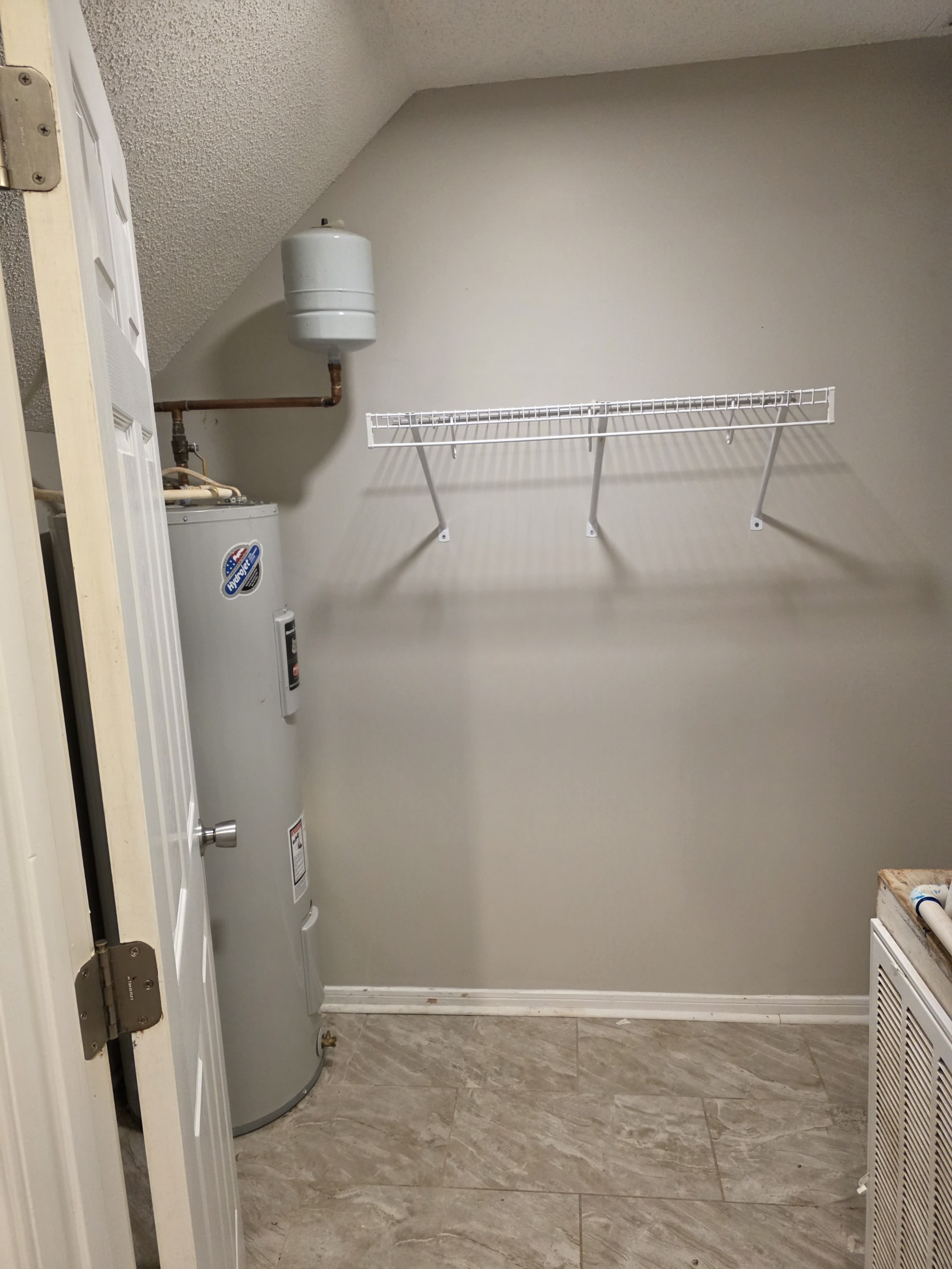 348 Oakland Road – photo 5