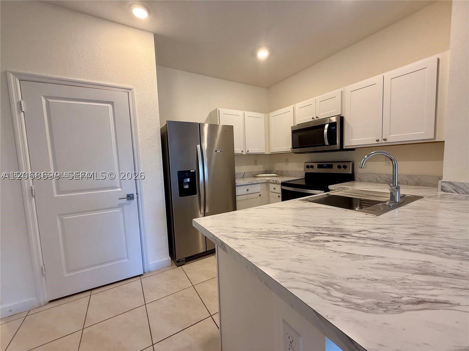 1100 SW 6th Ct – photo 4