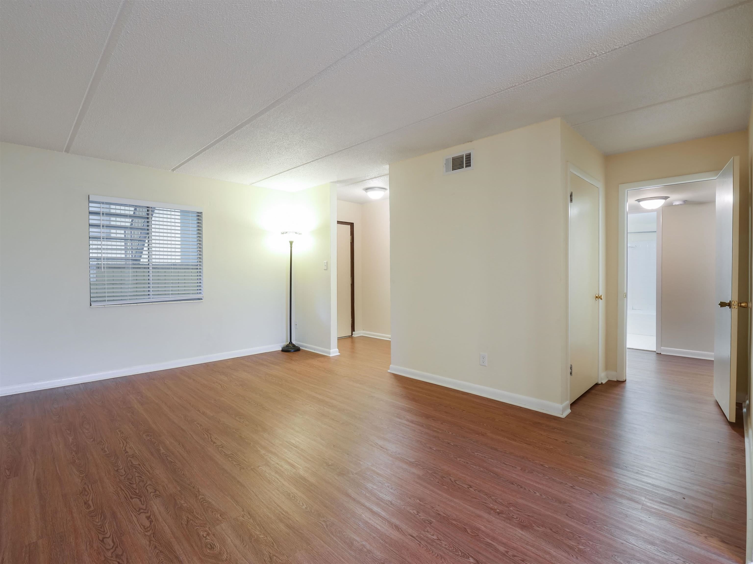 545 E 7Th Avenue – photo 5