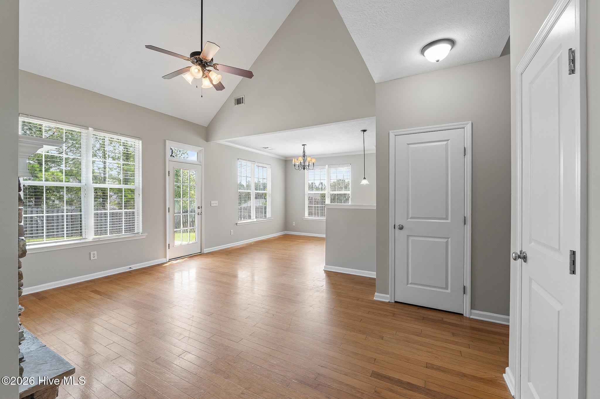 1034 Stockton Street – photo 3