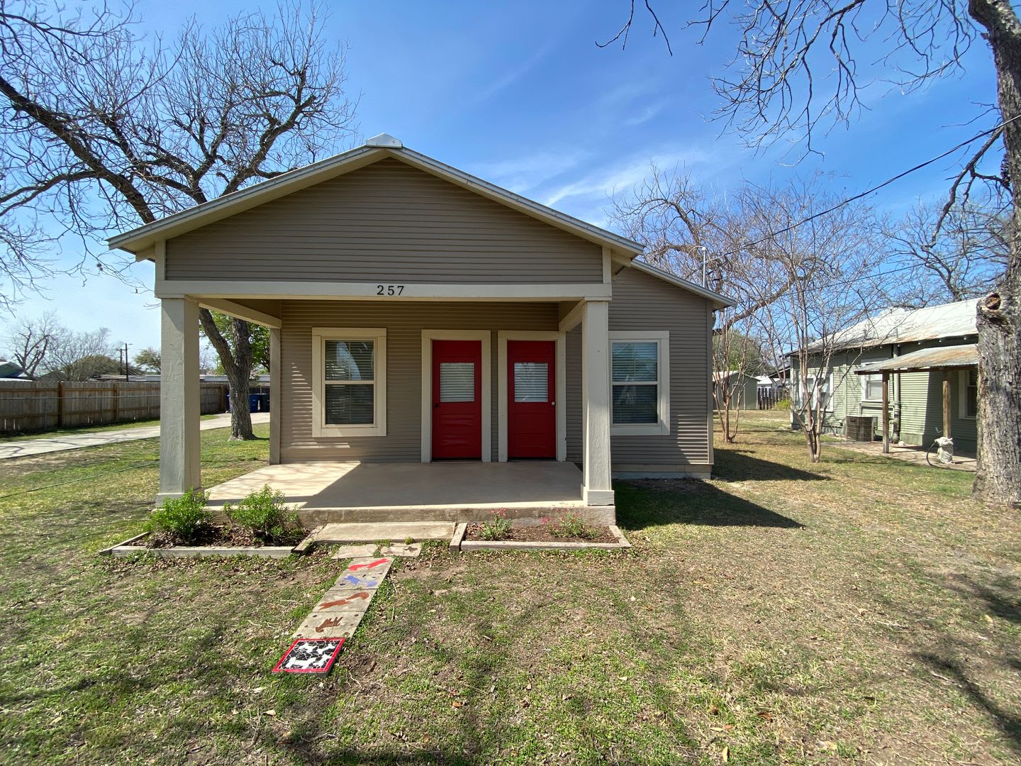 Updated 1926 Craftsman Style 3 1 Cute Front Porch No Capet Nbisd – photo 1