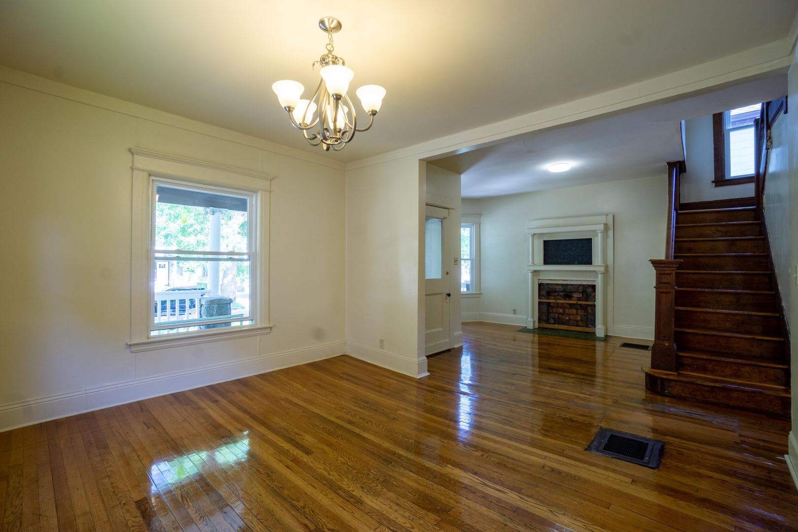 718 Livingston Ave – photo 4