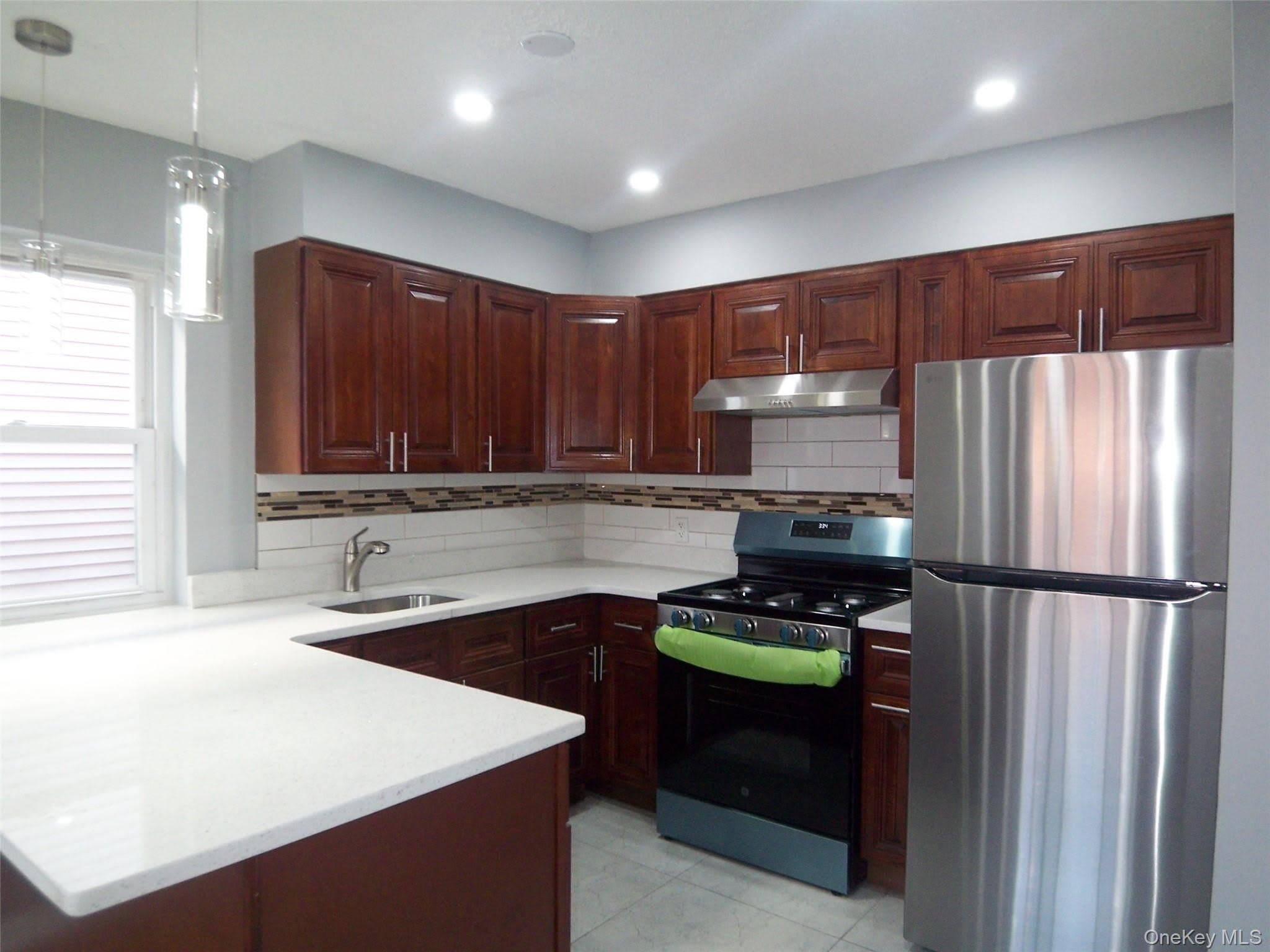 1008 E 228th Street – photo 3