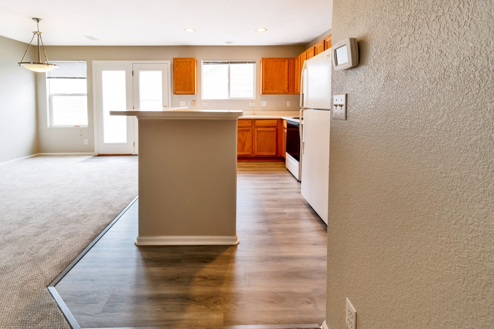 3Br Townhome Near Dia Light Rail New Carpet Garage Fenced Patio – photo 4