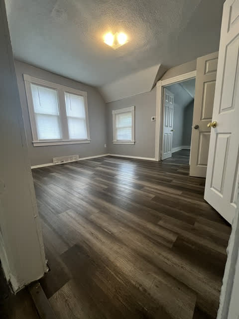 124 Seventh St – photo 3