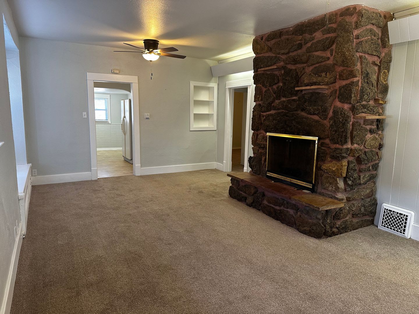 Charming 2+ Bedroom House in Laurel! – photo 3