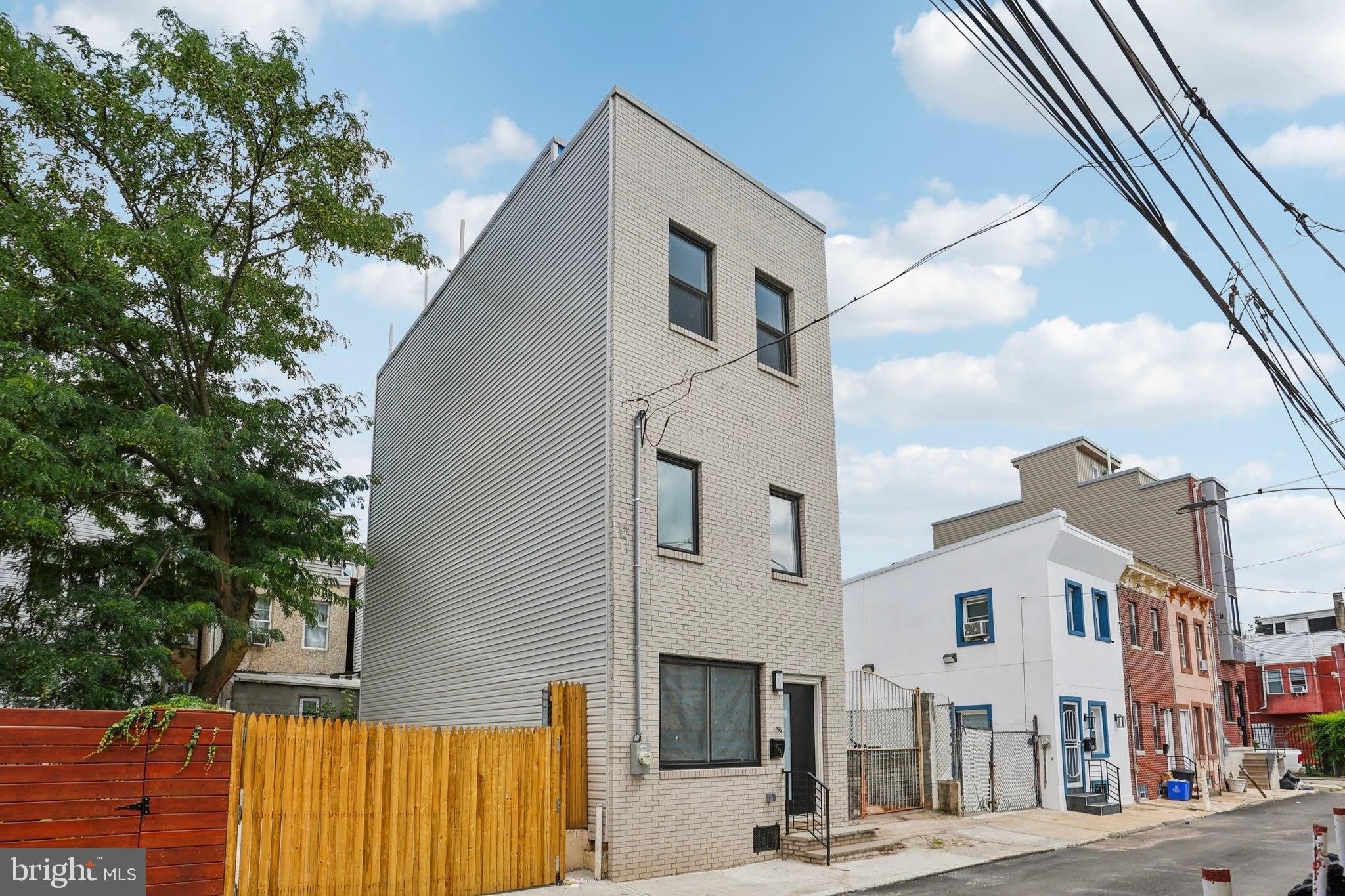 2225 N WATERLOO Street – photo 3