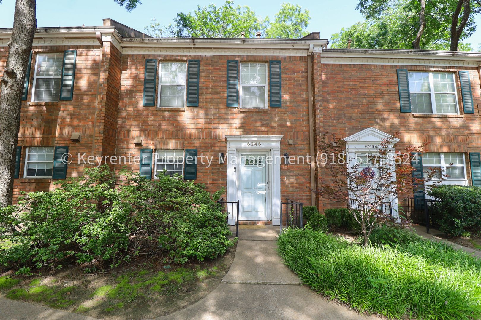 Beautiful South Tulsa 2 bedroom 1.5 Bath Condo! Available Now! – photo 1