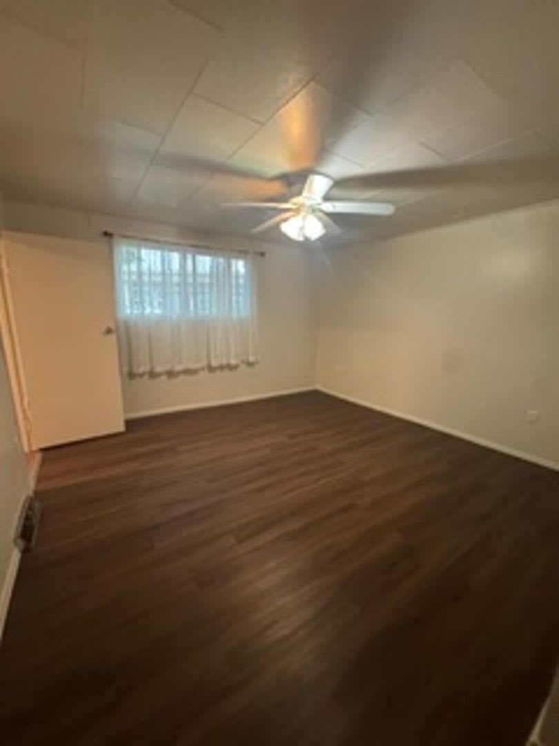 3 Bedroom 1 bathroom Spacious Home – photo 4