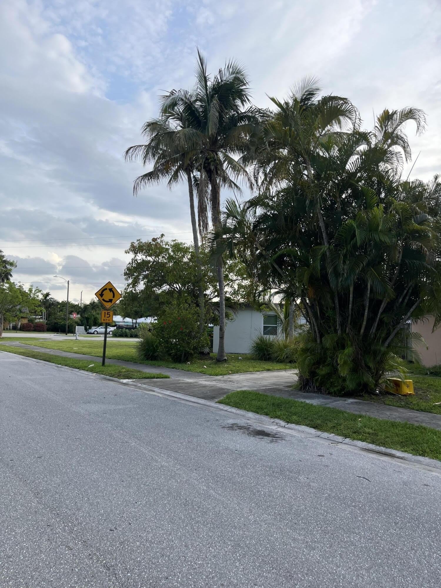 2027 Delphia Street – photo 2