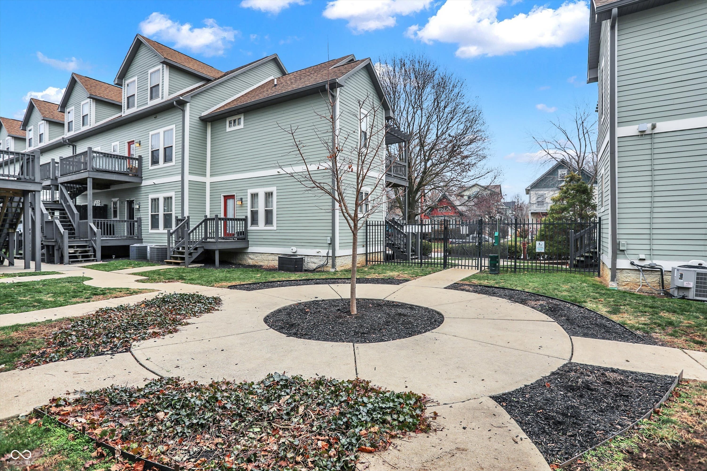 2241 N Scioto Street – photo 4