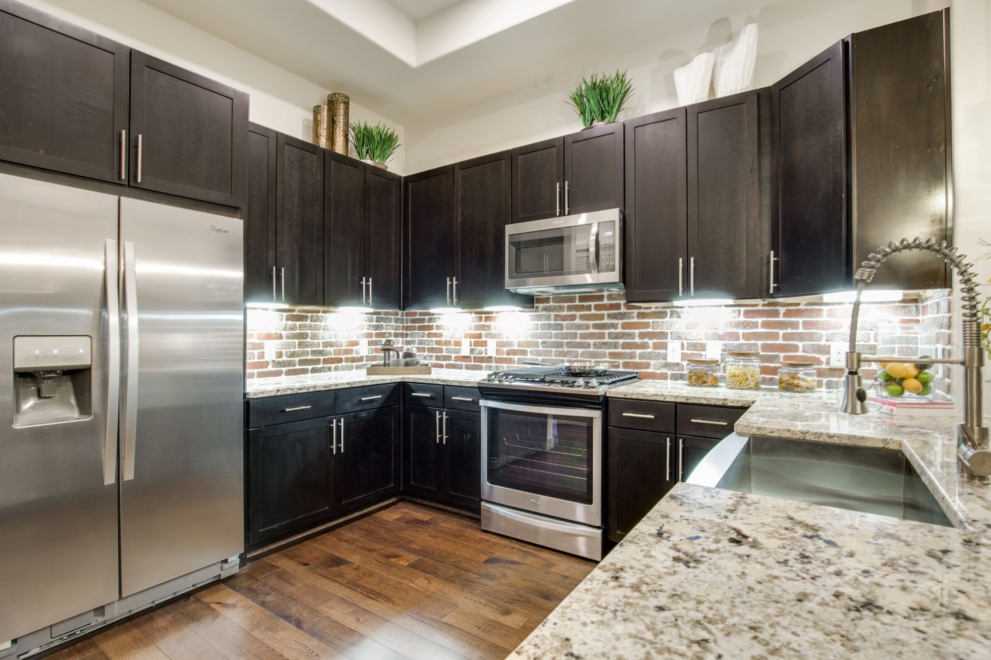 1414 Texas Downtown – photo 4