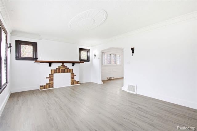 17214 Roselawn Street – photo 2