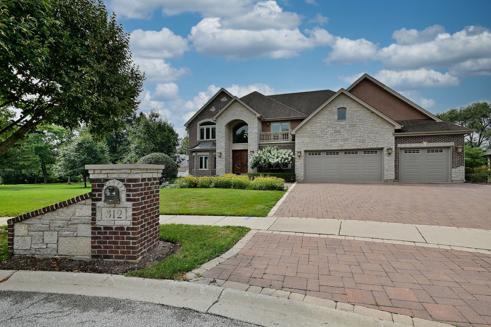 312 Felicia Court – photo 3