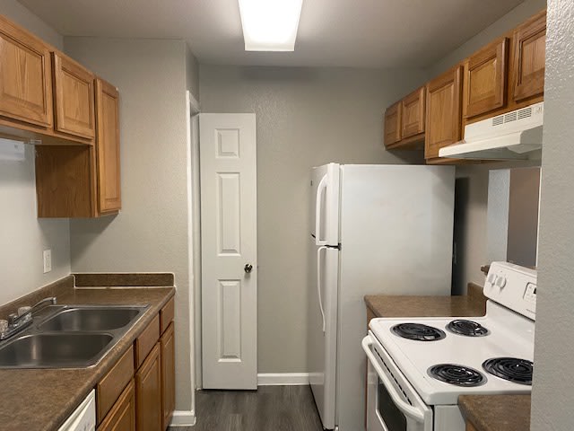 1809 W. Schunior Road – photo 2