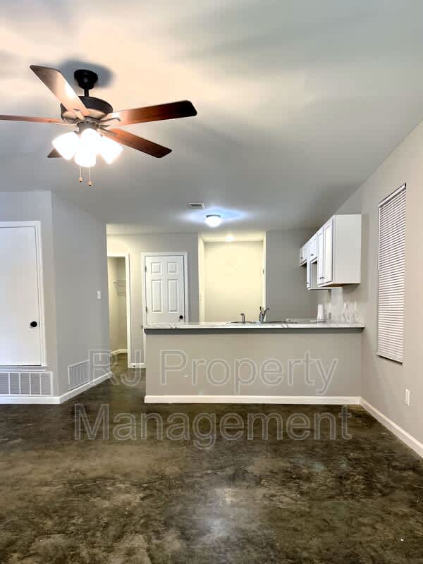 4589 Range Line Rd – photo 2