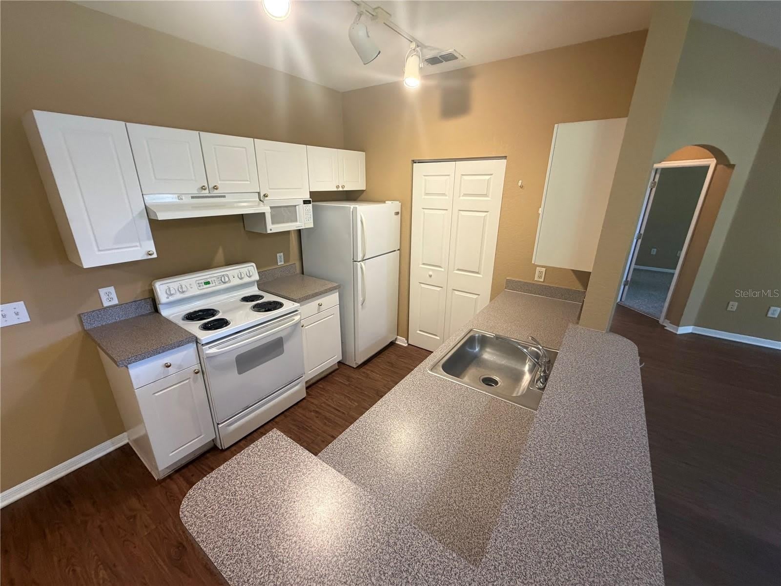 856 Grand Regency Pointe Point – photo 4