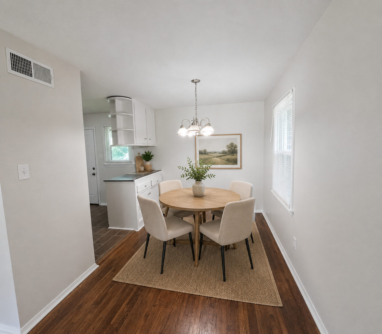 Charming 3BR Home – photo 5