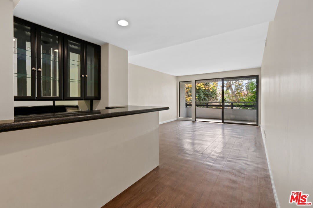 1830 Westholme Ave – photo 3