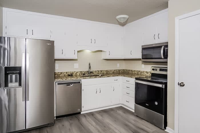 2504 Hermosa Circle – photo 4