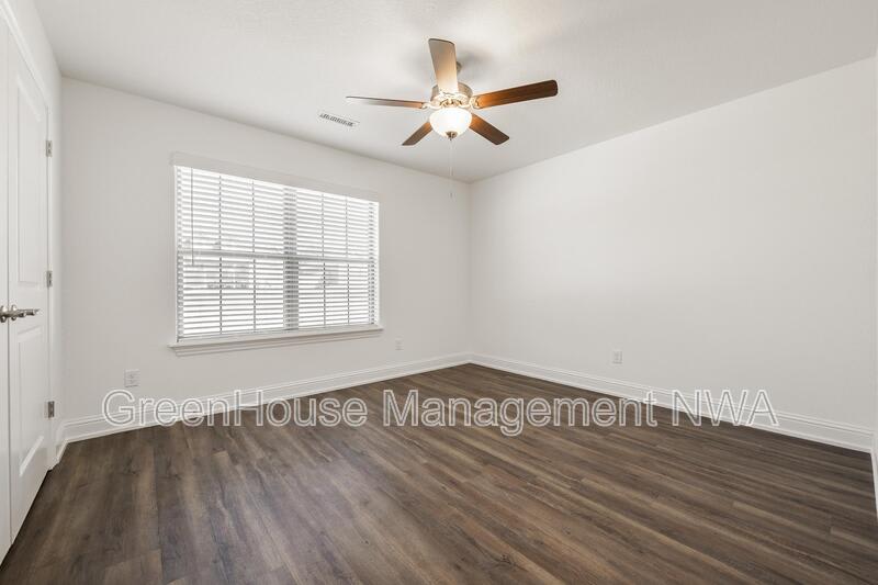 710 W Jillian Street – photo 4