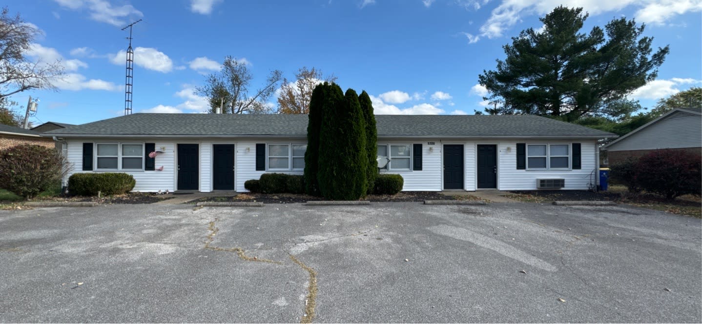 1720 McGregor Ct, Unit H – photo 1