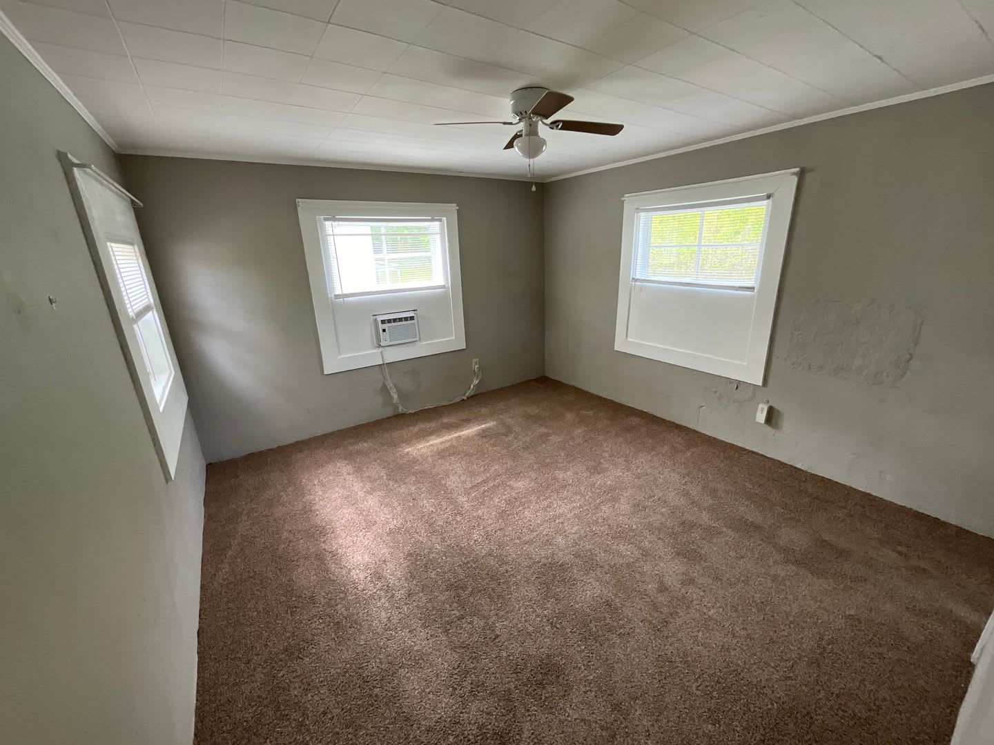 Cozy 1/1 Cottage at Hill Loop in Bonifay with Water/Sewer, Garbage, and Lawn Maintenance Included! – photo 4