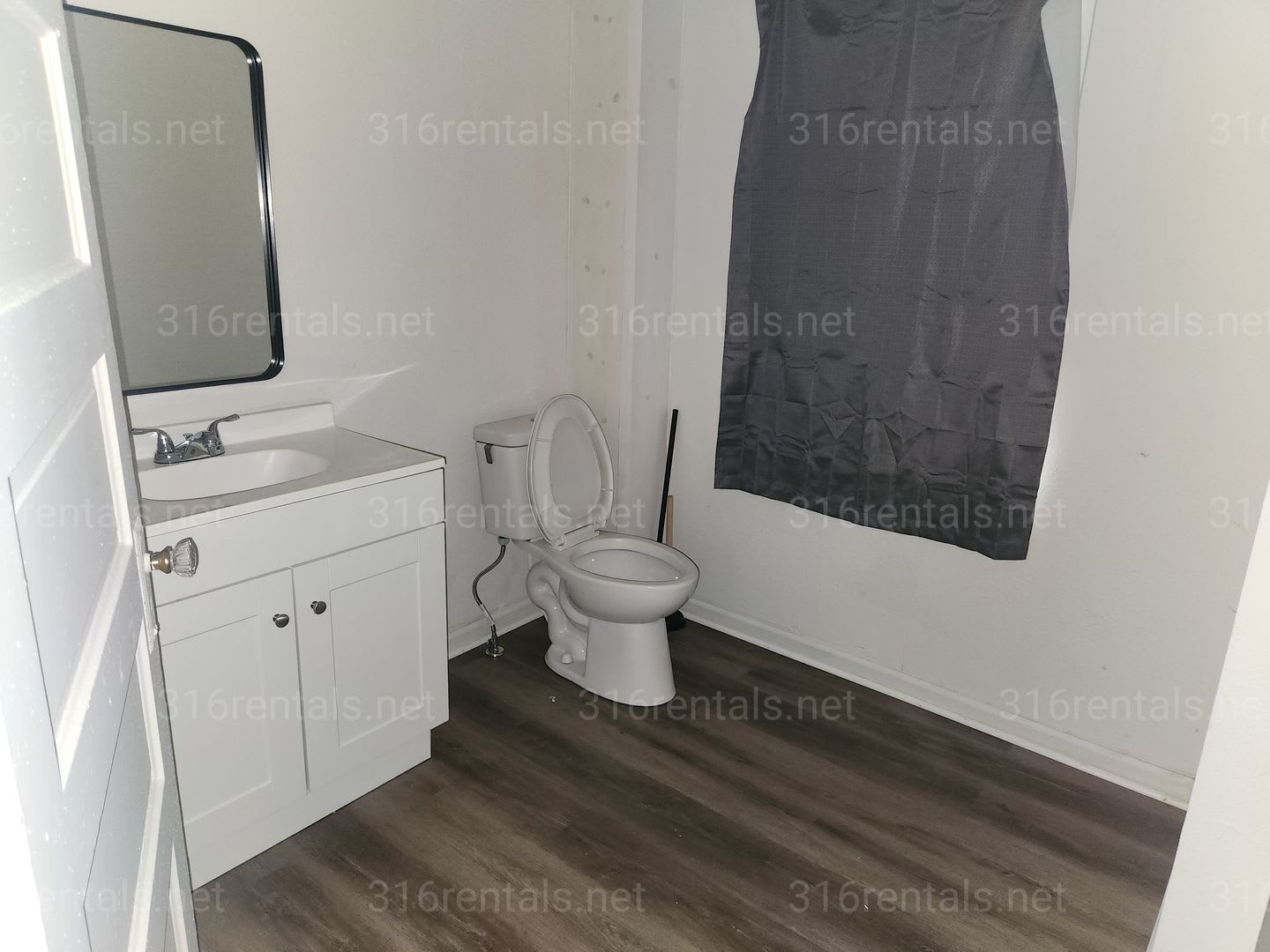 $1095- 3 bedroom / 2 bathroom – photo 2