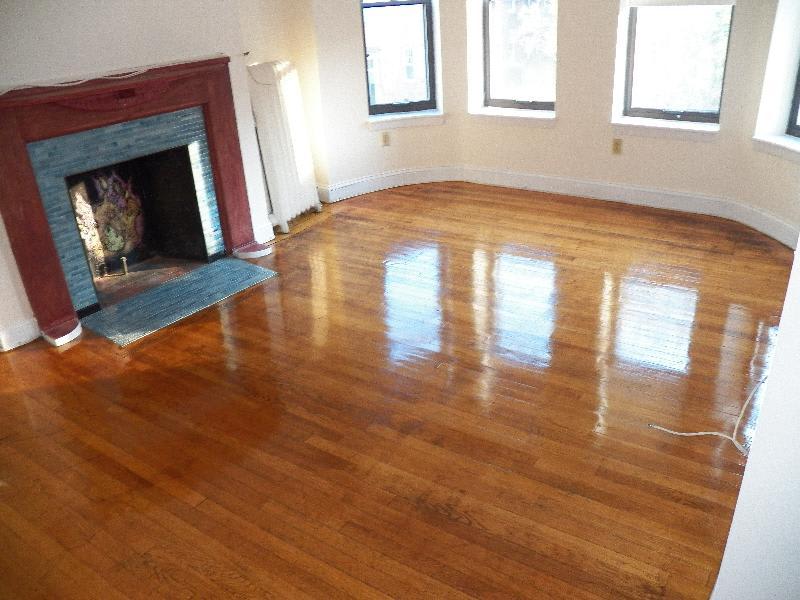 683 Washington – photo 2