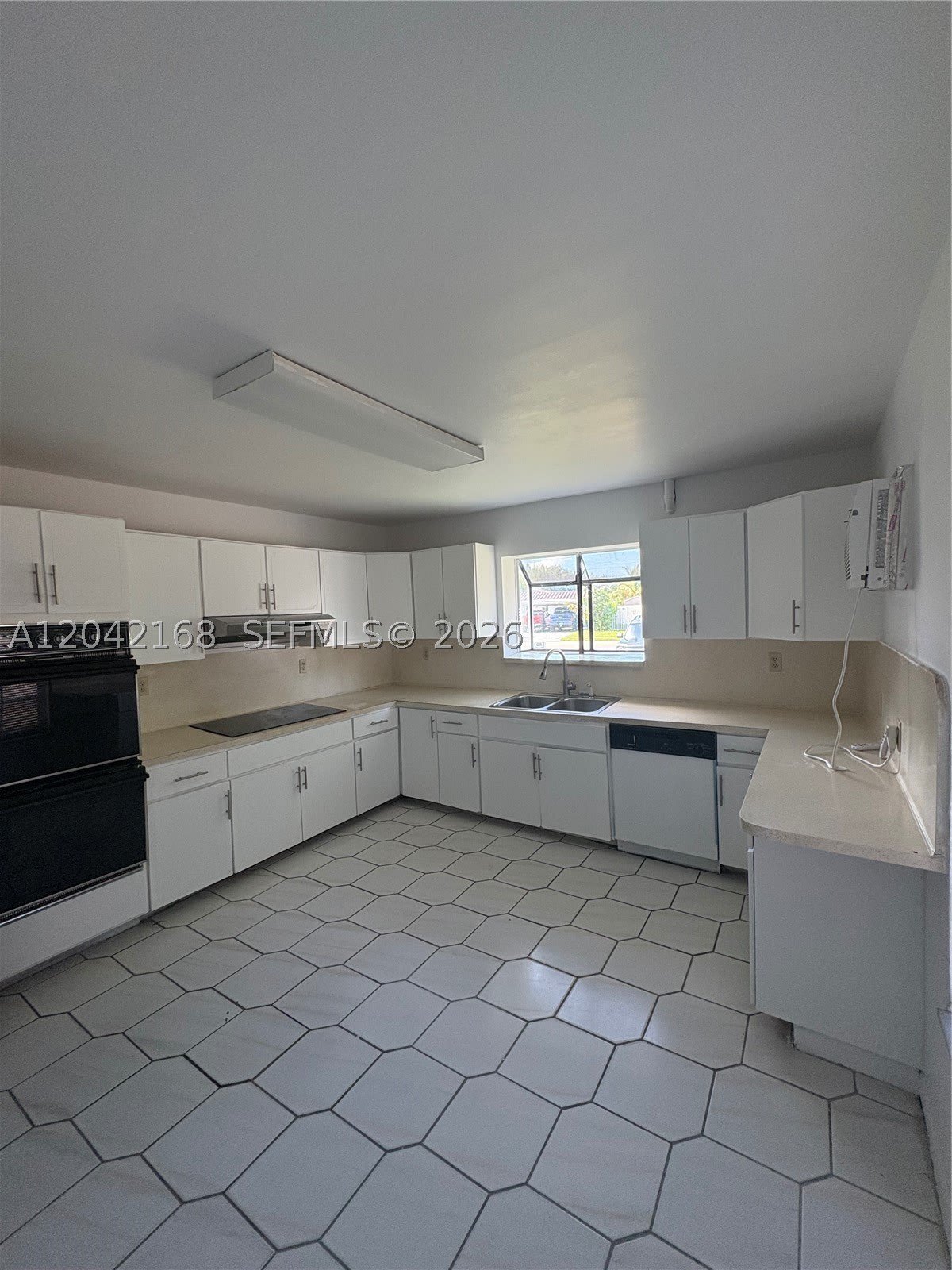 1617 Ne 177Th St – photo 3