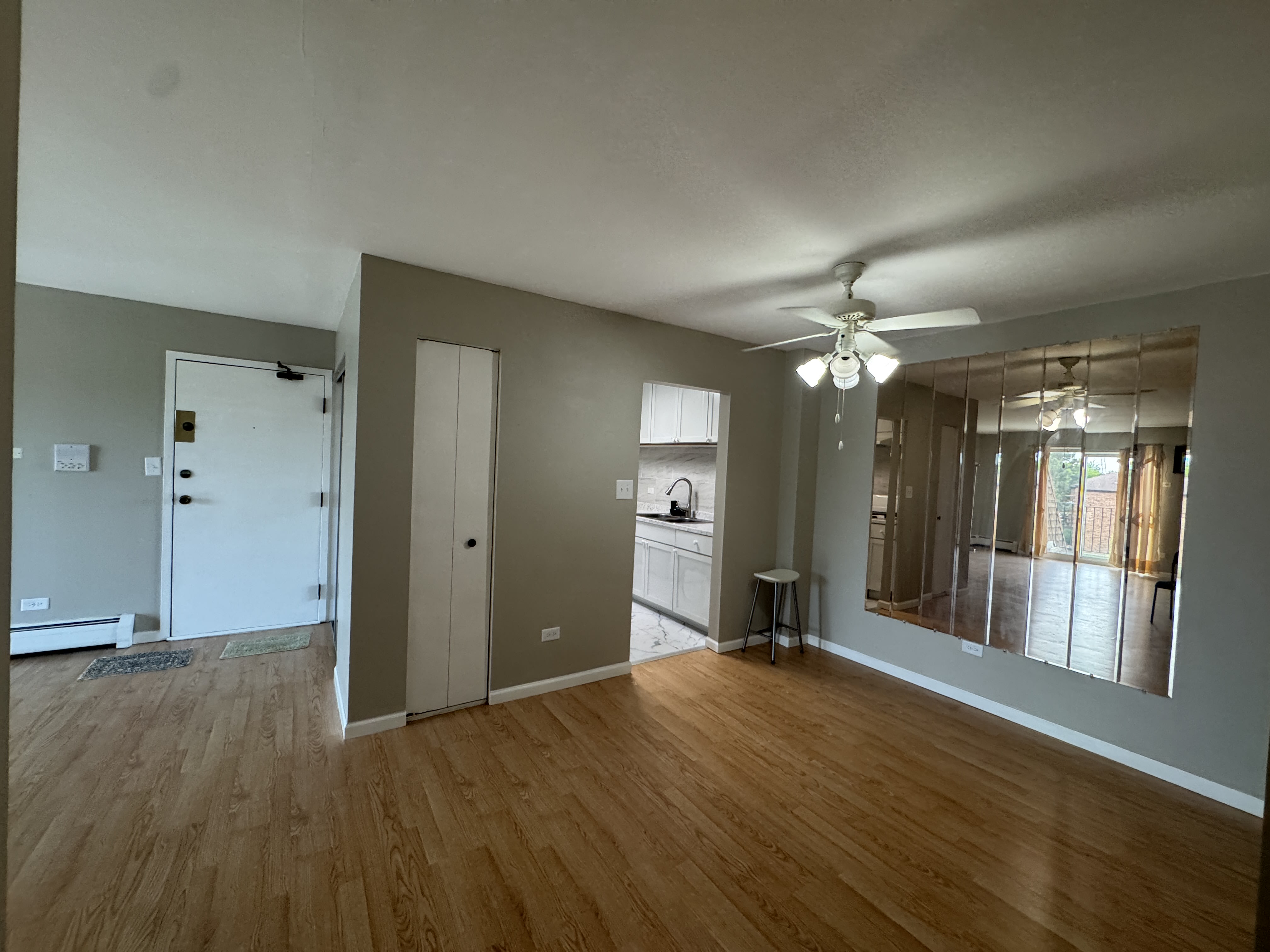 252 Shorewood Dr. – photo 2