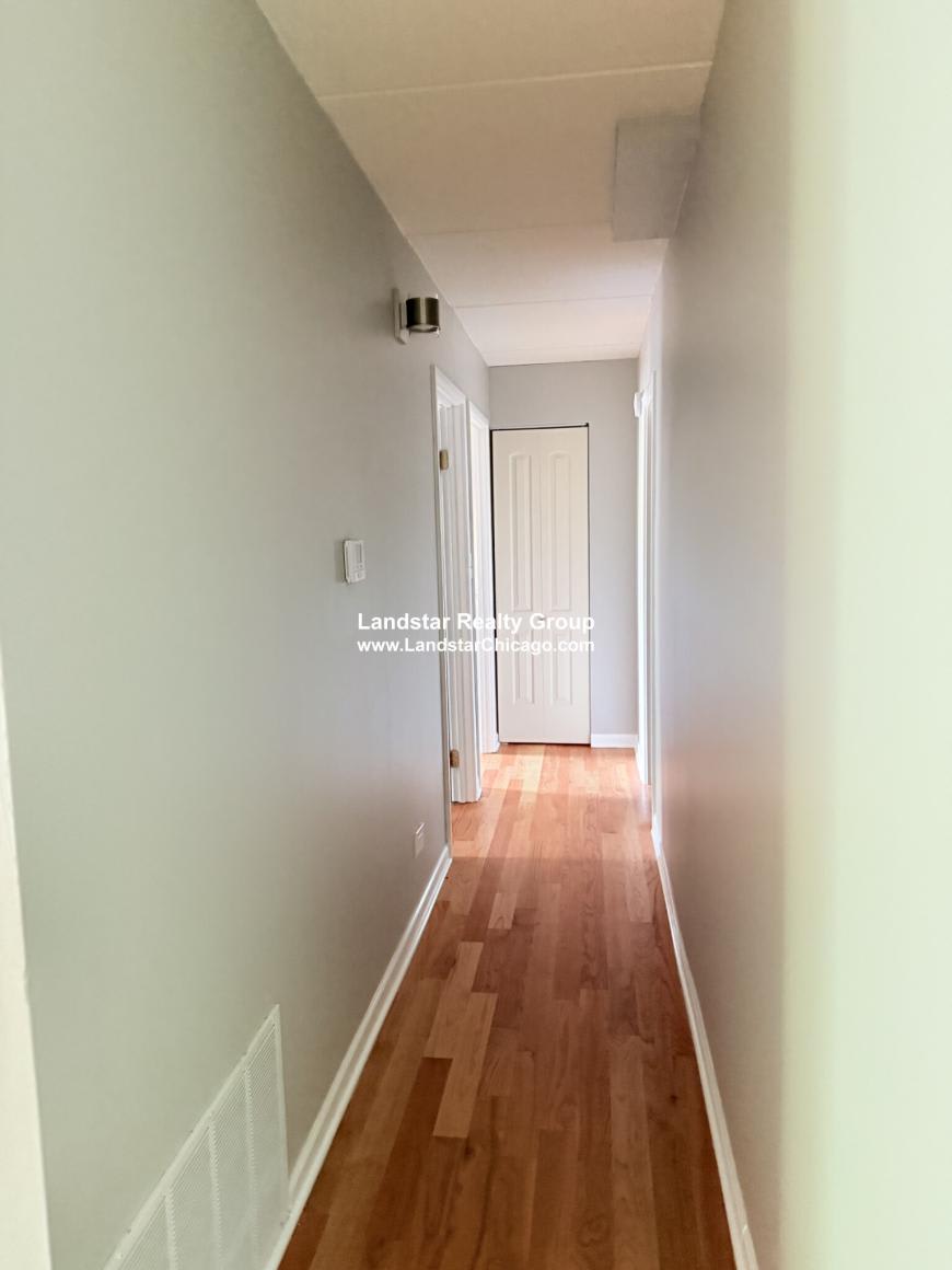 525 Quentin Rd. – photo 3