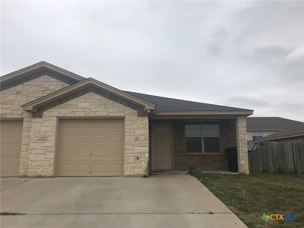 1207 Cavalry Lane – photo 1