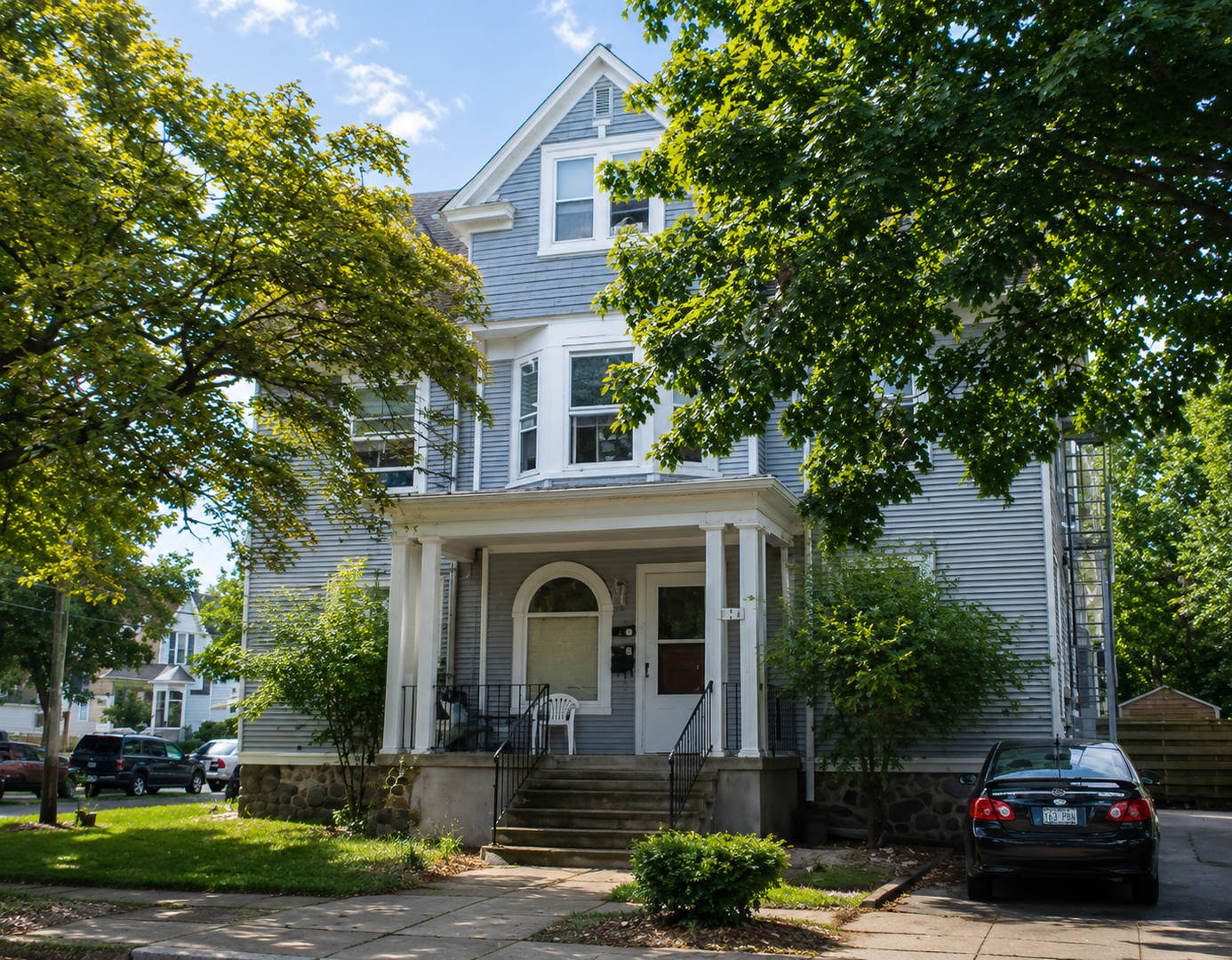 720 Catherine – photo 2