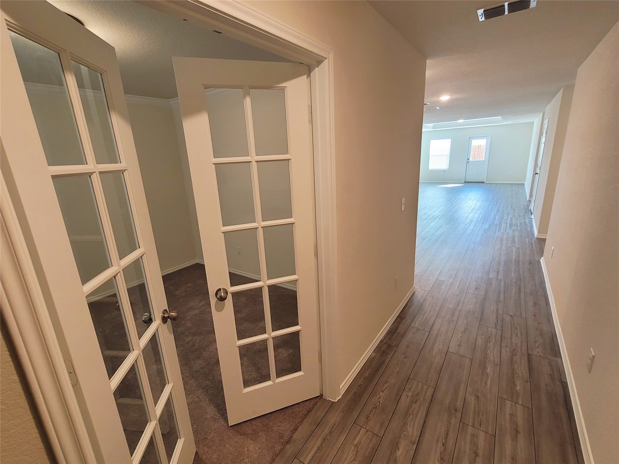 1049 Knightly Lane – photo 4