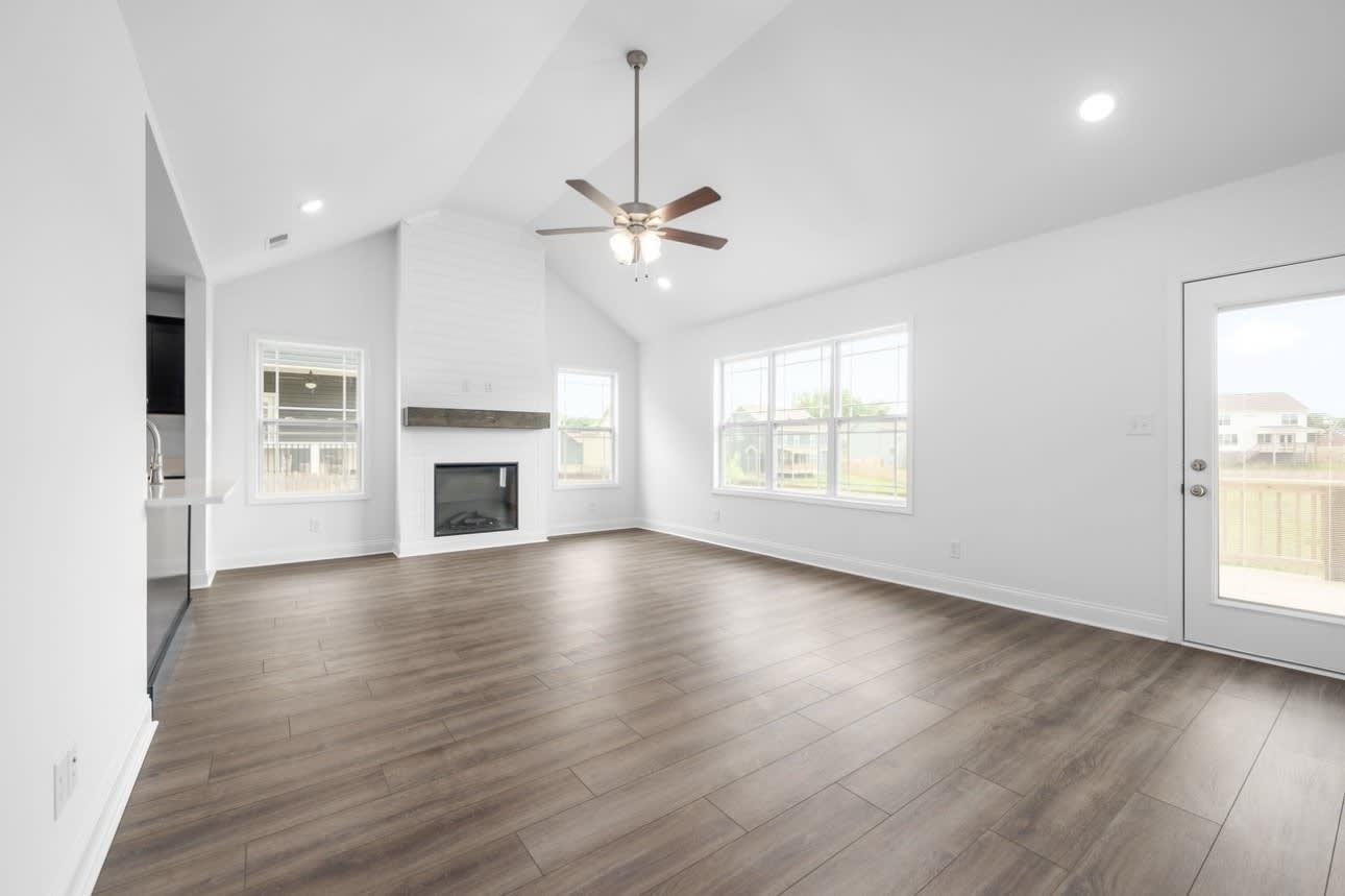 1360 Harmon Lane – photo 5