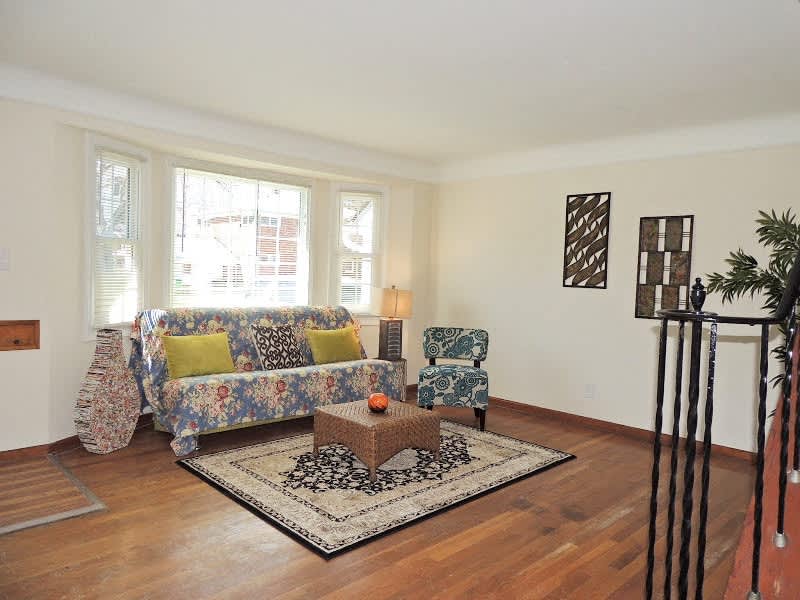 3 Bed & 2 Full Bath Cape Cod for Rent! – photo 3
