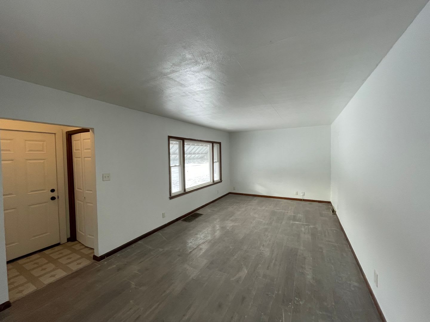 3 BED/1BATH SECTION 8 ACCEPTED HOME. MUST HAVE 3 BEDROOM VOUCHER – photo 2