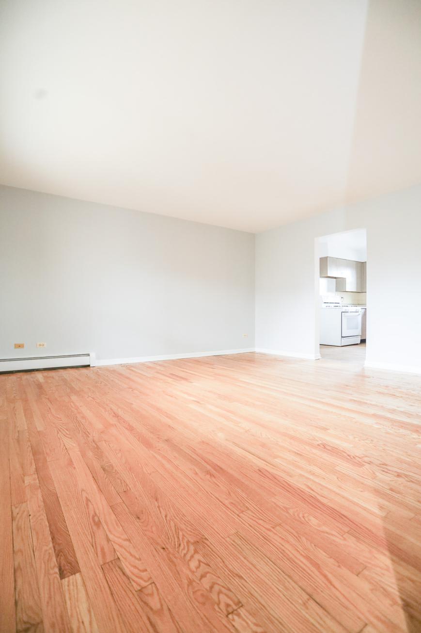 2550 West Catalpa Ave. – photo 2
