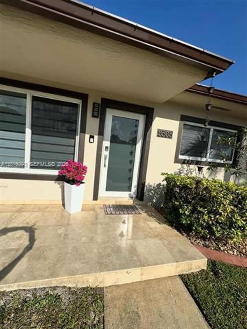 5505 W 14Th Ln 5505 Hialeah Fl 33012 – photo 4