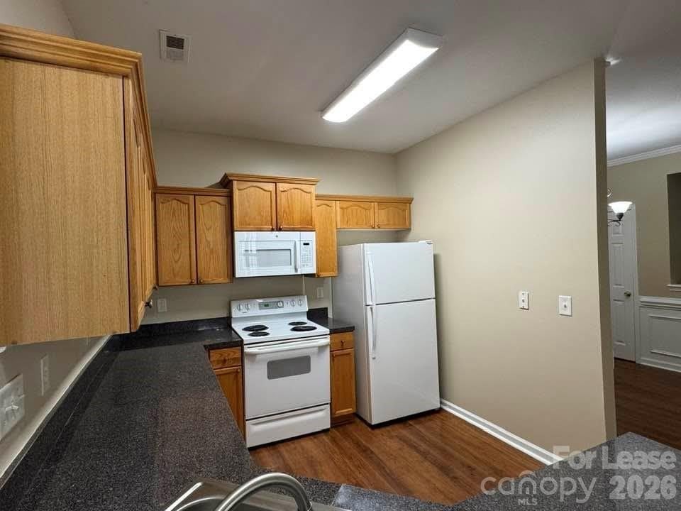 21404 Aftonshire Drive – photo 2