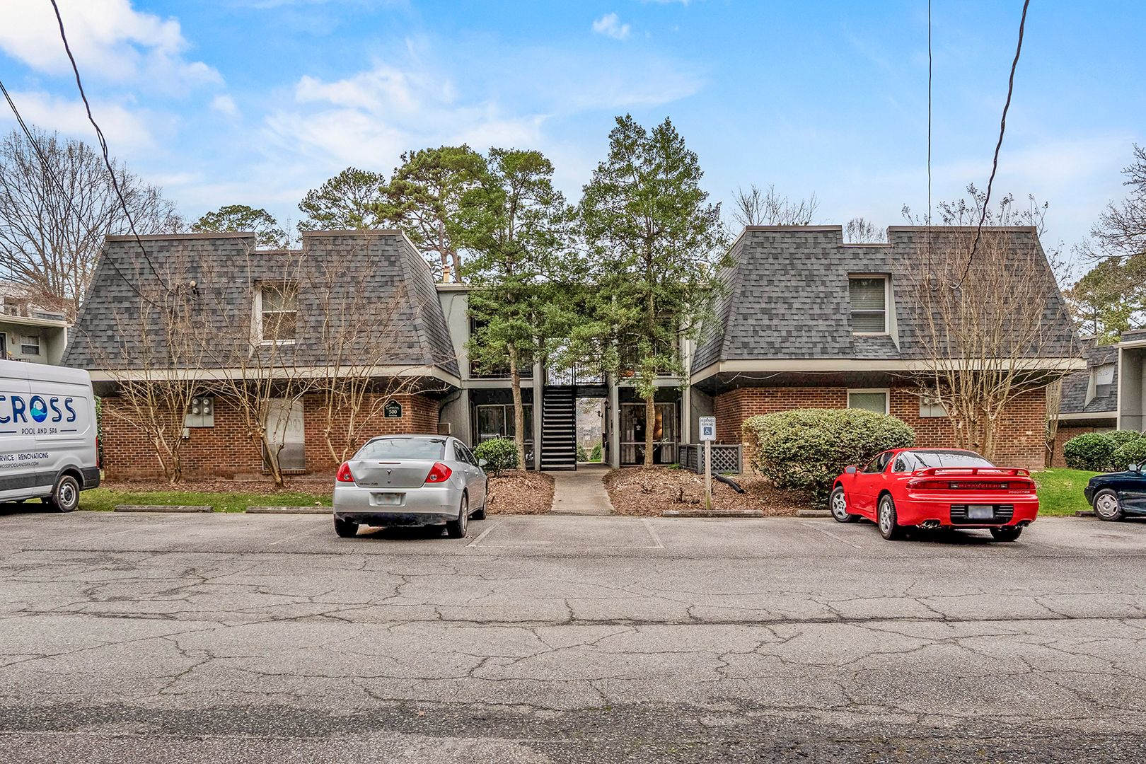 2 Bed 1 5 Bath Condo Close To Unc Beautifully Renovated Move In Ready 500 Off First Month S Rent – photo 3
